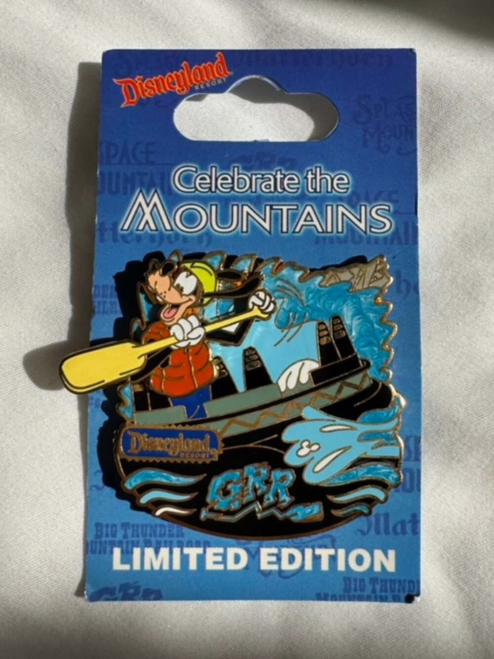 NWT Disneyland Celebrate the Mountains Grizzly River Run, Goofy, Trading Pin